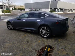 Tesla Model S 85