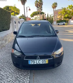 Mitsubishi Colt Automático