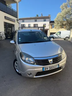 Dasia sandero 1.2 esse 75cv black line