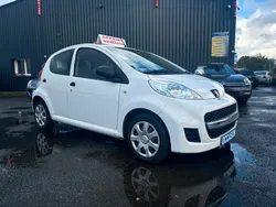 Peugeot 107 1.0e 12V 68ch 4cv BLUE LION Trendy berline blanc
