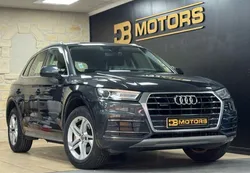 1°Main Garantie 12 mois Audi Q5 II 2.0 TDI 163 ch Design quattro S tronic 7 / Écran multimédia / GPS / Keyless / Hayon électrique / Radar avant et arrière / Xénon / CarPlay* Full suivi Audi Origine🇫🇷