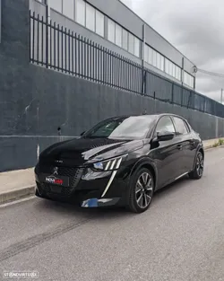 Peugeot 208 1.2 PureTech GT EAT8