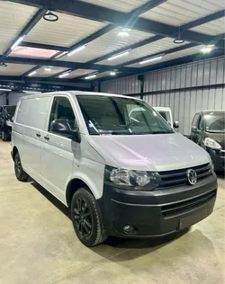 Volkswagen Transporter T5 L1H1 2.0 TDI 102 CV