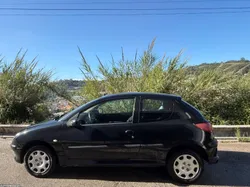 Peugeot 206 Poucos kms/DE GARAGEM 11/2003.     1950