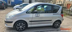 Peugeot 1007 1.4 ESSENCE 75 CH