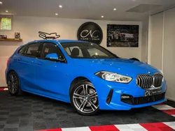 BMW 118i 136ch M Sport BVA8 - 1ère Main - Origine FRANCE - Bleu Misano - CarPlay - Caméra de recul - Phares LED - Jantes 18 pouces 819M - Eclairage d’ambiance - Park Assist - Franchissement de ligne