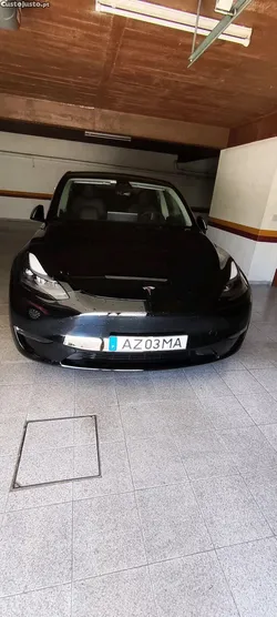 Tesla Model Y long range tração integral