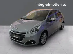 PEUGEOT 208 1.2 PureTech S&S Signature 82
