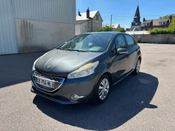 PEUGEOT 208 1.4 e-HDi Boite Auto Pack Business