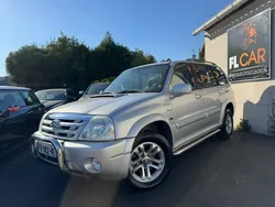 Suzuki Grand vitara XL 5 places 149900km 2.0 HDI 110 CH 4X4 avec attelage marche pied pare-buffle climatisation