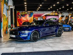 Ford Mustang FASTBACK 5.0 GT V8 450 CH BLEU KONA ACC VIRTUAL COCKPIT HIFI B&O CAMERA PACK PREMIUM ECHAPP A CLAPET — PAS DE MALUS
