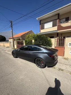 Tesla Model 3 Performance