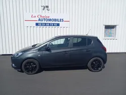 Opel corsa 1.4 l 90 ch black edition
