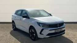 Opel Grandland 1.2 TURBO DESIGN & TECH 130 5P