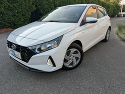 Hyundai i20 06/2023 Business 50400km 1.0 T-GDI 100 Boite 6 vitesses / GRAND ECRAN GPS ANDROID AUTO APPLE CARPLAY RADAR ET CAMERA DE RECUL AIDES A LA CONDUITE 4 V.ELEC / 1ère main et entretien Hyundai