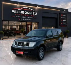 Trés RARE NISSAN PATHFINDER Seulement 33690 kms / ETAT NEUF / PREMIERE MAIN / ATTELAGE