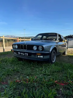BMW 320 E30