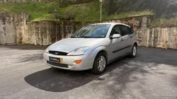 Ford Focus 1.4i Confort 75cv
