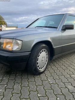 Mercedes-Benz 190 190D