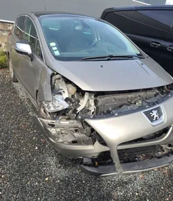 3008 2l 163CV BVA ACCIDENTE POUR PRO