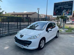 PEUGEOT 207 1.4L ESSENCE 16V 90 cv Executive Pack 5 portes