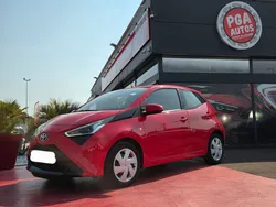 Toyota Aygo 1.0 L VVT-I 72 CH "X-Play" 5 Portes / 1ère Main