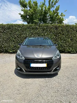 Peugeot 208 1.2 PureTech Signature