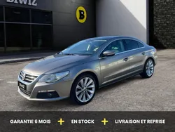 Volkswagen Passat 2.0 140 ch Carat /Toit Ouvrant/Attelage/Cuir