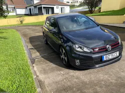VW Golf GTI 2-0 211cv