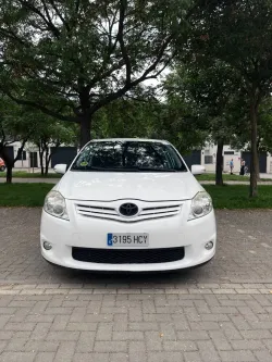 TOYOTA Auris 2.0D-4D Active