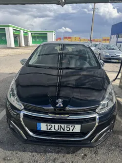 Peugeot 208 PureTech Signature