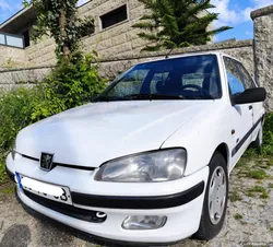 Peugeot 106 .