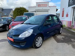 Renault CLIO III 1.2 16V 75CH CONFORT 5P, (Berline), 5cv, 5 portes, mise en circulation le 12-10-2009, garantie 3 mois