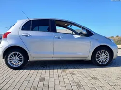 Toyota Yaris 1.3 VVTi (Negociável)