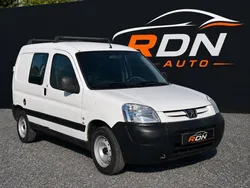Peugeot Partner 1,6 HDI 90cv boîte 5 / utilitaire / attache remorque CT OK - de 6 Mois GARANTIE