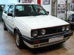 Volkswagen Golf GTI 1.8 110