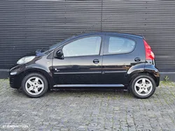 Peugeot 107 1.0 Black&Silver E5