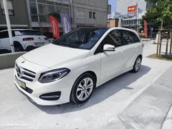 Mercedes-Benz B 180
