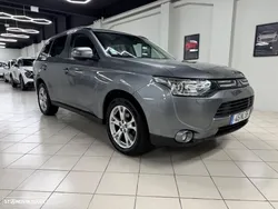 Mitsubishi Outlander 2.2 DI-D Instyle Navi AT 4WD