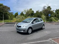 Toyota Yaris 1000 cc gasolina IUC baratinho