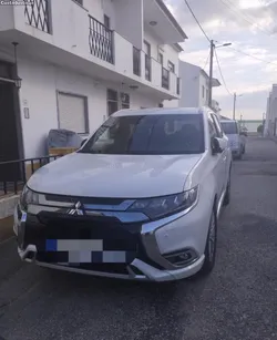 Mitsubishi Outlander 2.4 Phev InStyle