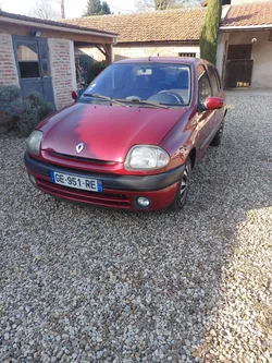 Clio 2 essence bon état