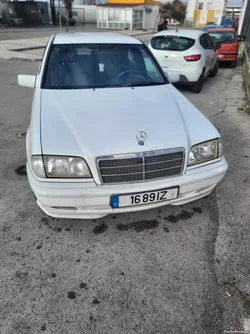 Mercedes-Benz C 200 Diesel nacional bom estado