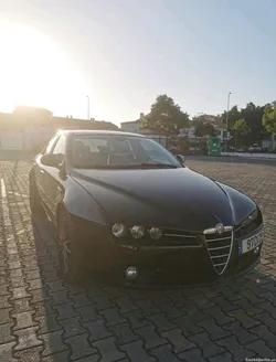 Alfa Romeo 159 sedan