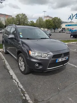 Mitsubishi out lander 4x4 7 place 2012