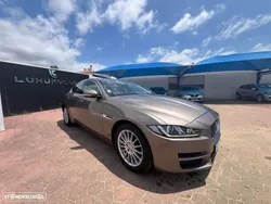 Jaguar XE 2.0 D Prestige Aut.