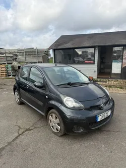 TOYOTA AYGO Essence 2012