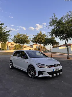 VW Golf GTI PERFORMANCE