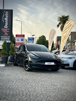 Tesla Model Y LONG RANGE AWD 276 KW