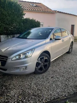 Peugeot 508 .